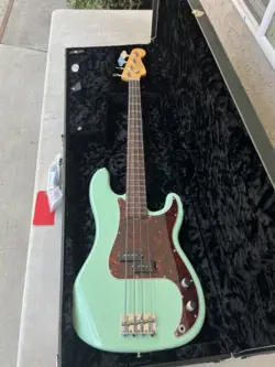 FENDER AMERICAN ORIGINAL 60S PRECISION BASS-SURF GREEN-EXCELLENT