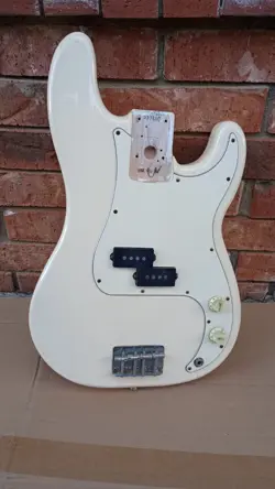 FENDER MIM PRECISION BASS GUITAR BODY 1999 LOADED