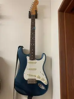 ELECTRIC GUITAR STRATOCASTER FENDER