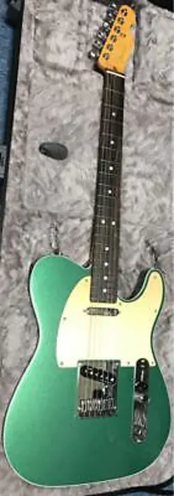 FENDER AMERICAN ULTRA TELECASTER / ELECTRIC GUITAR W/ HC MADE IN 2022