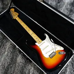 FENDER STRATOCASTER USED ELECTRIC GUITAR