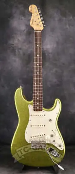 DALE STRATOCASTER USED