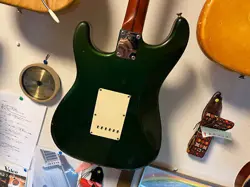 FENDER USA AMERICAN VINTAGE STRATOCASTER THIN LACQUER USED ELECTRIC GUITAR