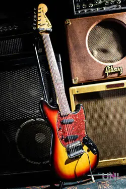 FENDER MUSTANG / 1973 USED ELECTRIC GUITAR