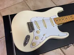 2015 FENDER JIMI HENDRIX STRATOCASTER OLYMPIC WHITE W CASE