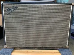 VINTAGE FENDER SPEAKER CABINET