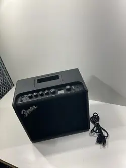 FENDER MUSTANG LT25 (P13009338)