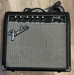 FENDER FRONTMAN 15G 15 WATT GUITAR AMP EB3000628