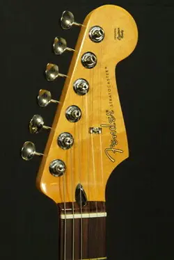 II STRATOCASTER HSSCORAL