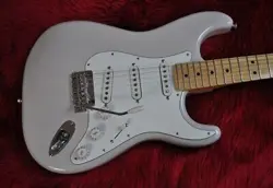 FENDER  JAPAN HYBRID II STRATOCASTER USB