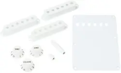 FENDER VINTAGE-STYLE STRATOCASTER ACCESSORY KIT - WHITE (3-PACK) BUNDLE