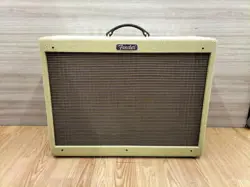 BLUES DELUXE REISSUE FENDER