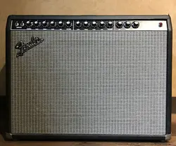 USED  FENDER   TWIN AMP