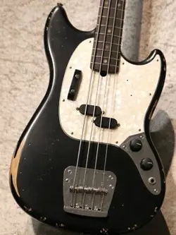 FENDER: JMJ ROAD WORN MUSTANG BASS -BLACK- MX24024221 ELECTRIC BASS