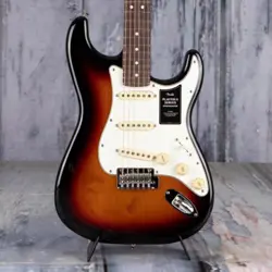 FENDER PLAYER II STRATOCASTER, 3-COLOR SUNBURST