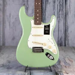FENDER PLAYER II STRATOCASTER, BIRCH GREEN