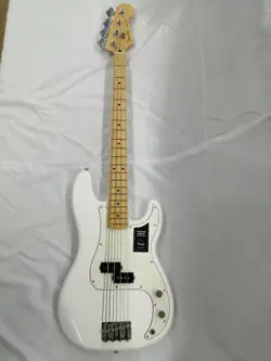FENDER PLAYER SERIES ELECTRIC BASS _51521