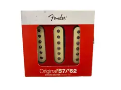 GENUINE FENDER ORIGINAL 57/62 WHITE STRATOCASTER/STRAT PICKUPS SET