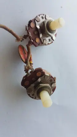 1966 FENDER JAZZ / PRECISION BASS POTS - MADE IN USA