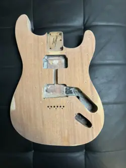 FENDER JIM ROOT  STRATOCASTER BODY (FOR PROJECT)