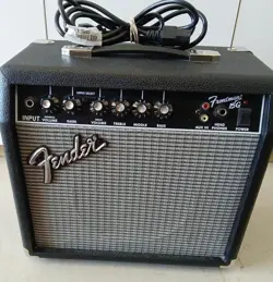 FENDER FRONTMAN 15G 15 WATT GUITAR AMP, LITTLE PRACTICE AMP PR 495