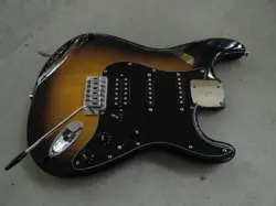 SQUIER FAT STRATOCASTER
