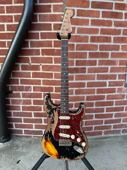 61 STRATOCASTER BLACK/3