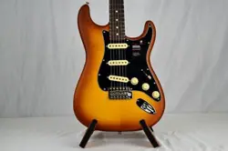 FENDER SPECIAL RUN AMERICAN PERFORMER STRATOCASTER WITH GIG BAG
