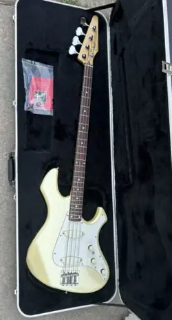 PERFORMER BASS STANDARD