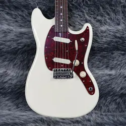 FENDER: CHAR MUSTANG