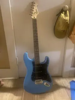SQUIER SONIC STRATOCASTER - CALIFORNIA BLUE - USED