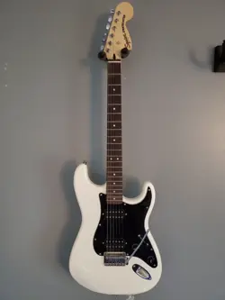 FENDER WITH ROSEWOOD