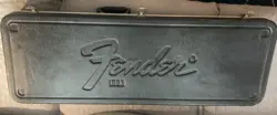 VINTAGE FENDER HARDSHELL CASE