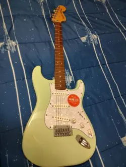AFFINITY STRATOCASTER SURF