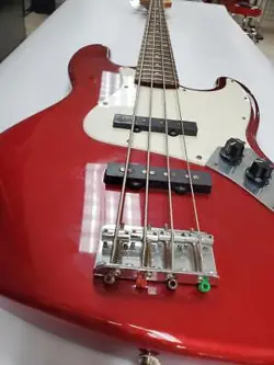 FENDER J-BASS (CP3006238)