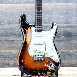 FENDER MIKE MCCREADY STRATOCASTER 3-COLOR SUNBURST ROAD WORN EL. GUITAR W/CASE