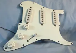 STRATOCASTER LOADED WHITE