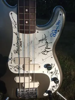 FENDER PRECISION ELITE BASS AUTOGRAPHED