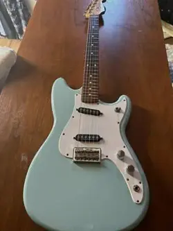 FENDER DUO SONIC DAPHNE BLUE