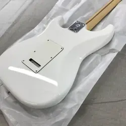 FENDER ELECTRIC GUITAR PLAYER STRATOCASTER HSS