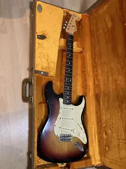 FENDER VINTAGE HOT ROD 62 STRATOCASTER
