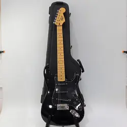 SQUIER BY FENDER STRATOCASTER BLACK 6-STRING ELECTRIC GUITAR (PARTS AND REPAIR)