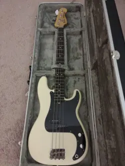 2012 FENDER AMERICAN SPECIAL PRECISION BASS EXCELLENT CONDITION!