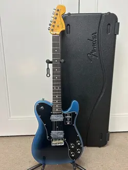 FENDER AMERICAN PROFESSIONAL II TELECASTER DELUXE WITH ROSEWOOD FRETBOARD - DARK