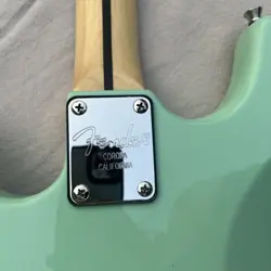 GUITAR HEAD