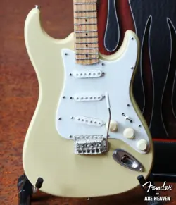 FS-013 FENDER STRAT