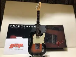 GUITAR FENDER SUNBURST
