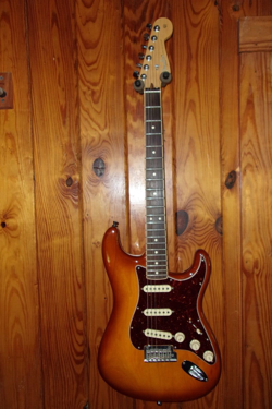 FENDER AMERICAN PRO STRATOCASTER CHANNEL BOUND NECK