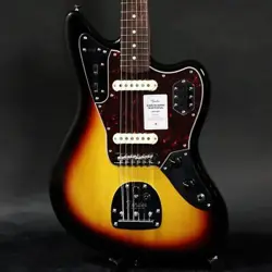 FENDER MIJ TRADITIONAL 60S JAGUAR ROSEWOOD FINGERBOARD 3-COLOR SUNBURST