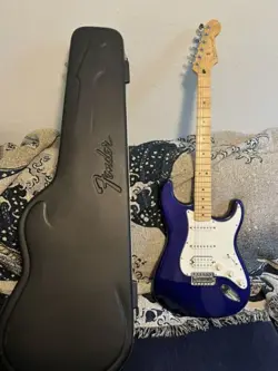 2000 FENDER FAT STRATOCASTER WITH FENDER HARD CASE